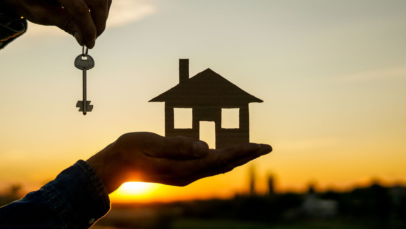Read more about the article Transform Your Home with Living Doors Real Estate: Embrace Seamless Indoor-Outdoor Living